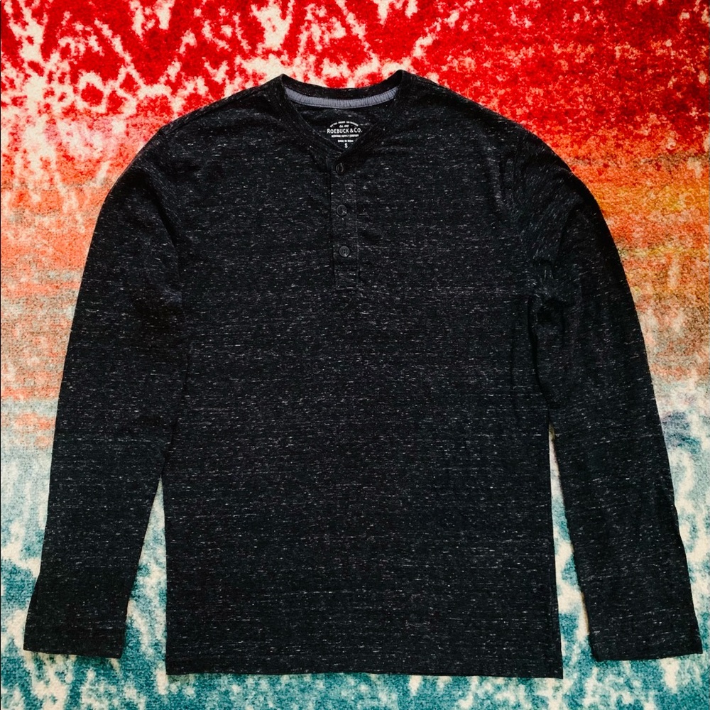 Roebuck & Co. Long Sleeves Button Tee
